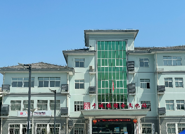 304.cam永利正能量:职工抢修献血车,好人好事成风景! 304.cam永利正能量:职工抢修献血车,好人好事成风景!